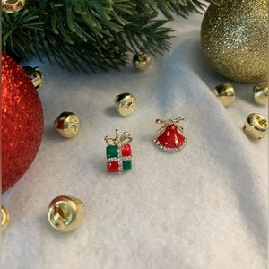🎁 Holiday gift and hat earrings